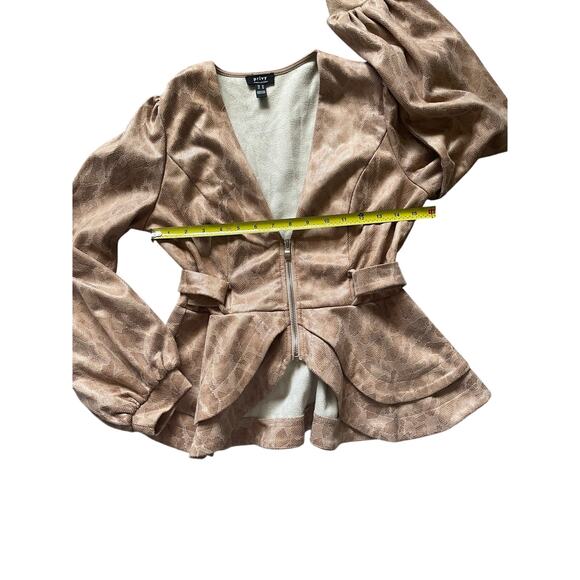 Privy Womens/Teen Ruffled Peplum Shaket Faux Pink Suede Snakeskin Size Medium - Picture 6 of 10